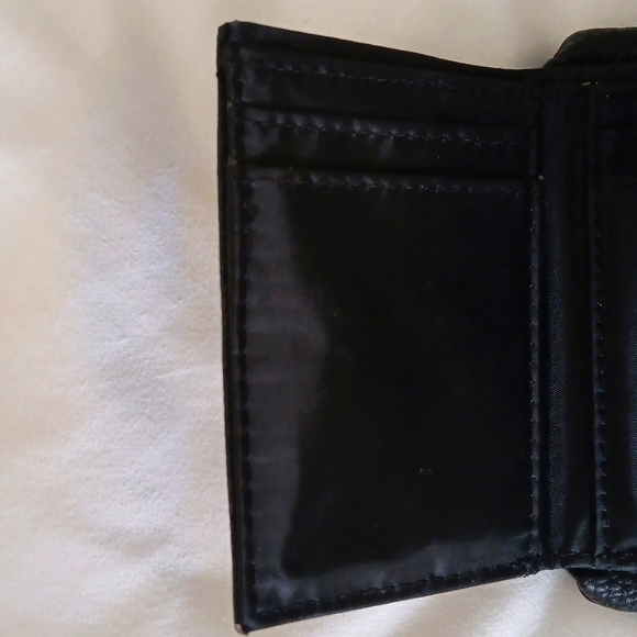 NEW,NO BOX. Black petite ladies wallet,by Tahari - Picture 6 of 8